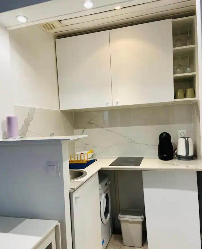 Appartement Moderne Quartier Saint Lazare ปารีส ภายนอก รูปภาพ
